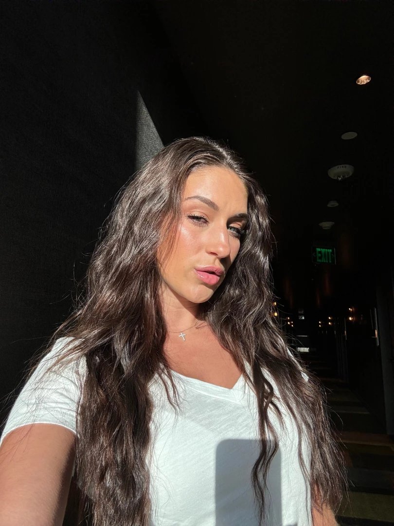 Spend your friday night with me amp join my live in an hour and a half 