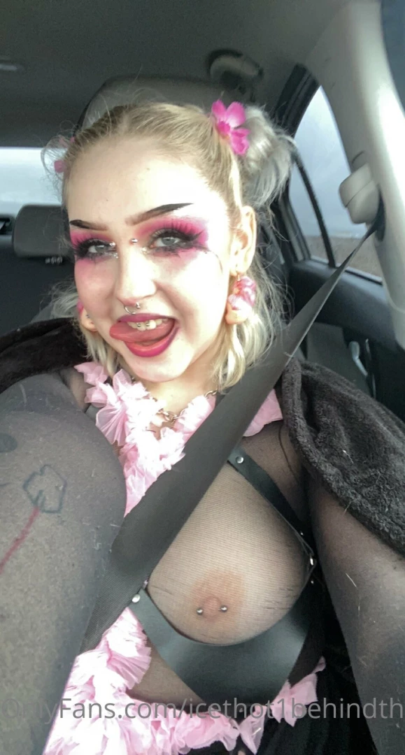 Sorry for being so inactive but i got a new sexy tattoo spit so when i part 5 