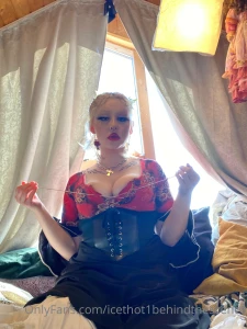 Helloooo i had so much fun yesterday shooting this photoshoot with part 1