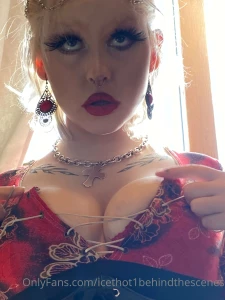 Helloooo i had so much fun yesterday shooting this photoshoot with part 2