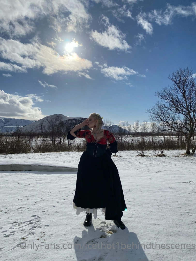 Helloooo i had so much fun yesterday shooting this photoshoot with part 11 