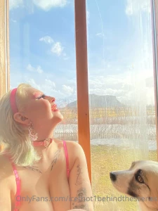 Bimbo alert want to see the whole photoshoot 40 pics for just 10 you part 2