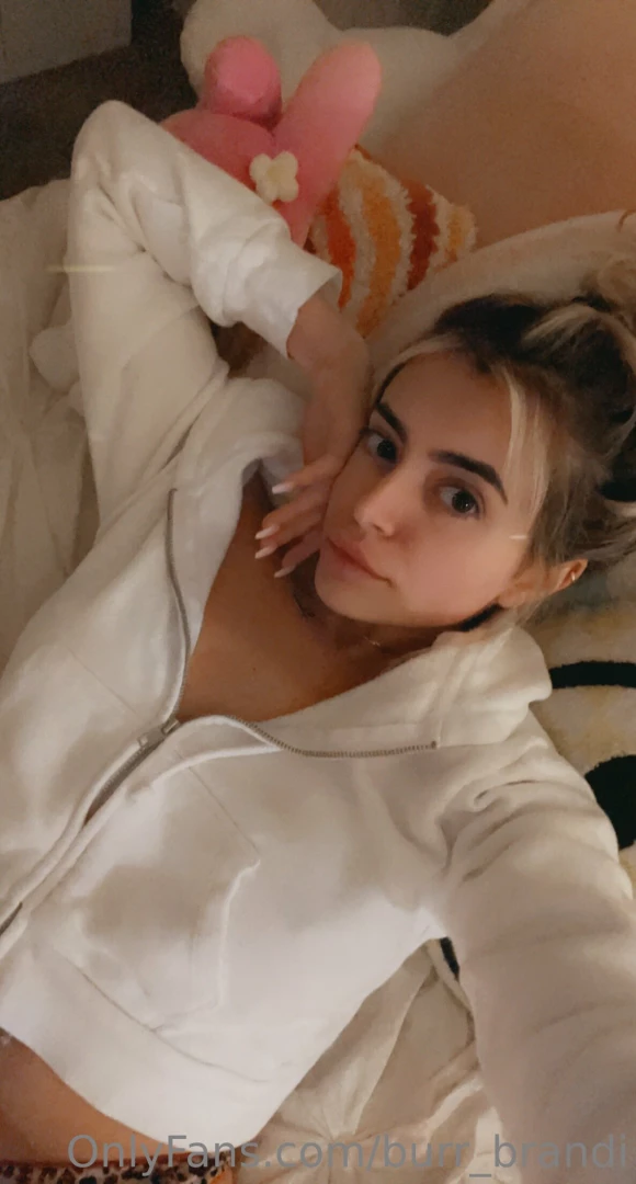 Hey loves i ll have to skip today s live stream as i m not feeling my 