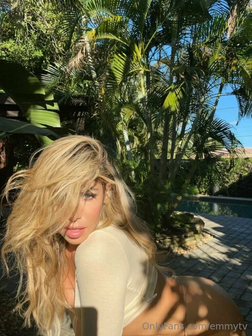 Don t keep your fantasies waiting dm me now 