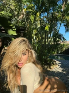 Don t keep your fantasies waiting dm me now