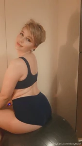 I might be a pizza-loving geek girl but i do try to balance that out part 10