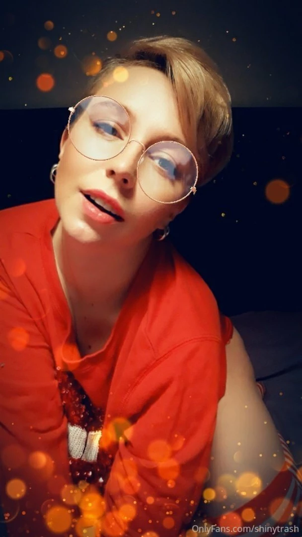 Dear santa it is not very easy for me to be a good girl i have decided 