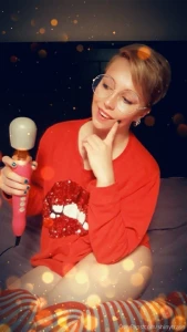 Dear santa it is not very easy for me to be a good girl i have decided part 4