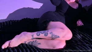 Should i show you everything that s under my dress