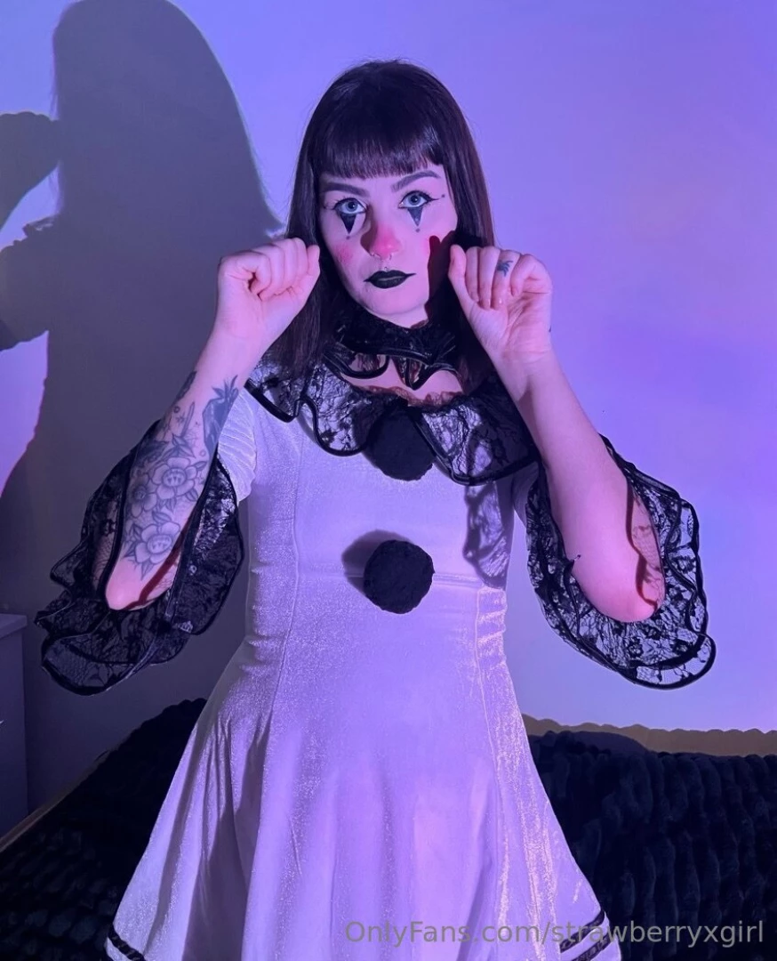 Do you like clown girls ps these pictures get naughtier just wait part 12 