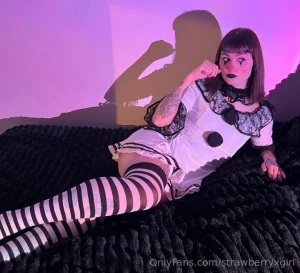 Do you like clown girls ps these pictures get naughtier just wait part 21