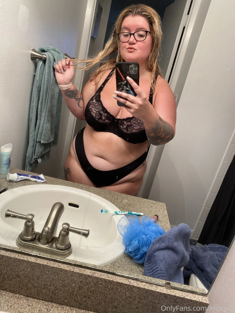 Good morning everyone just a little fun while getting dressed have a 