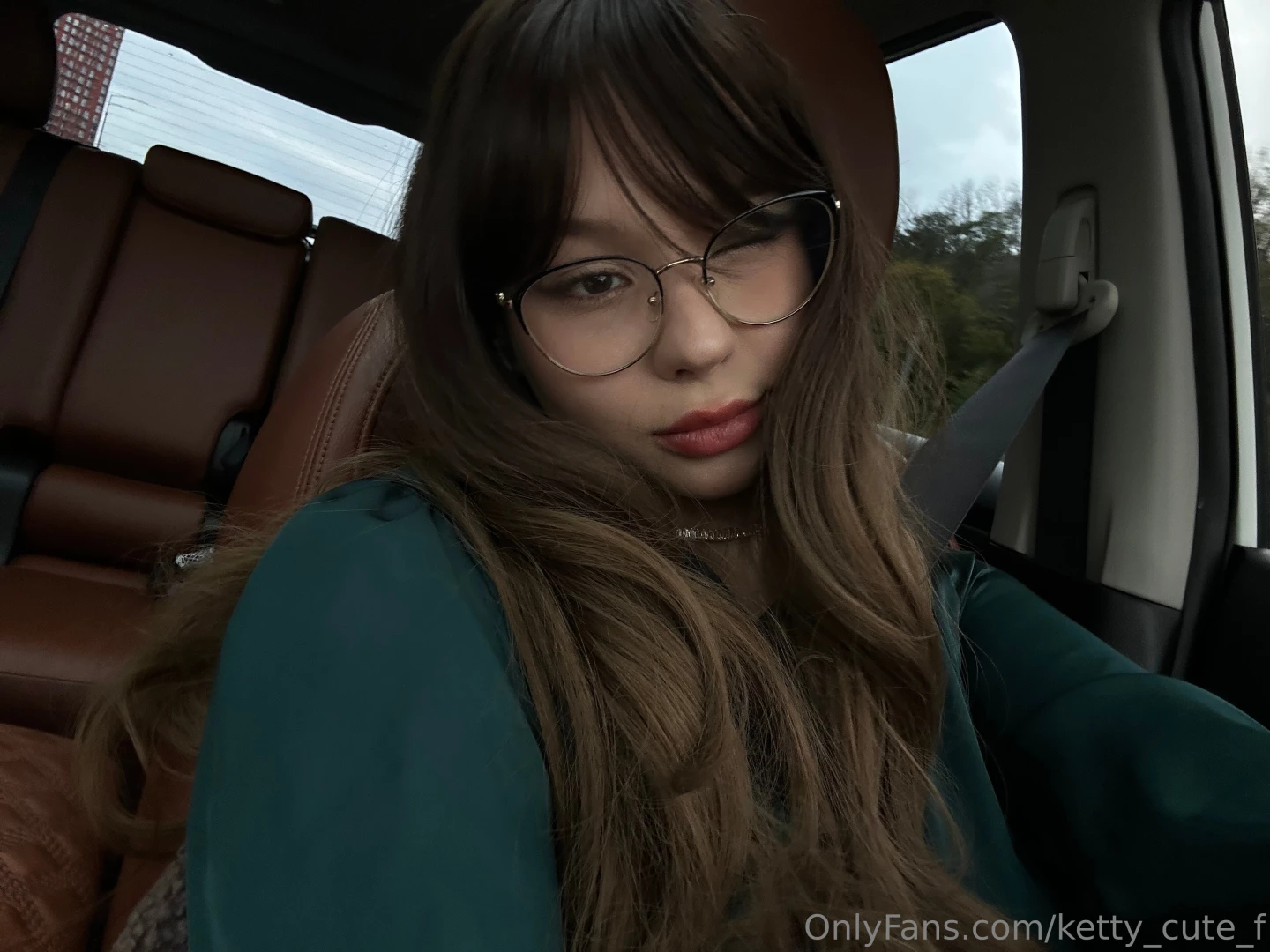 Which girls do you like more in glasses or without some people think 