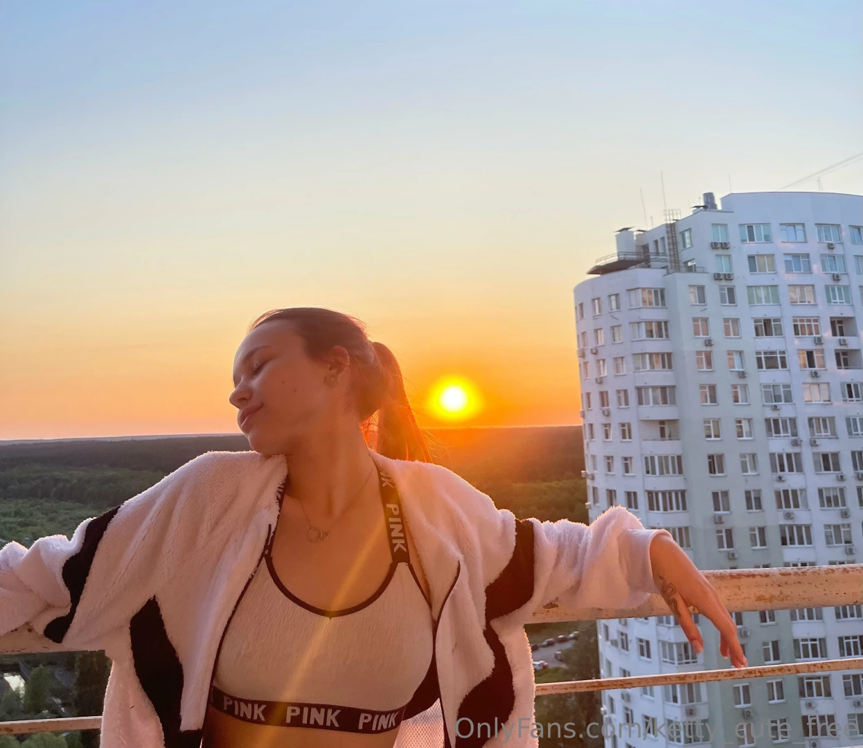 Feeling so radiant today like a sunbeam capturing the magic in every 