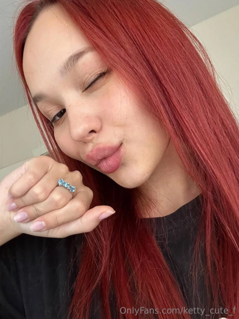 Embracing my side with all the cuteness and sparkle i can muster my 