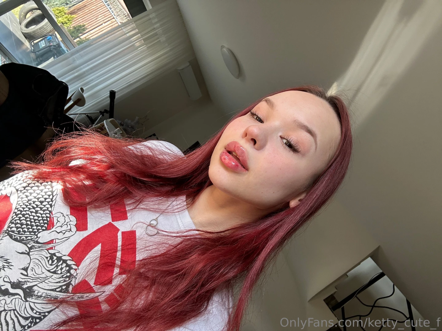 Captured a moment where the sunlight kisses my skin and the breeze 