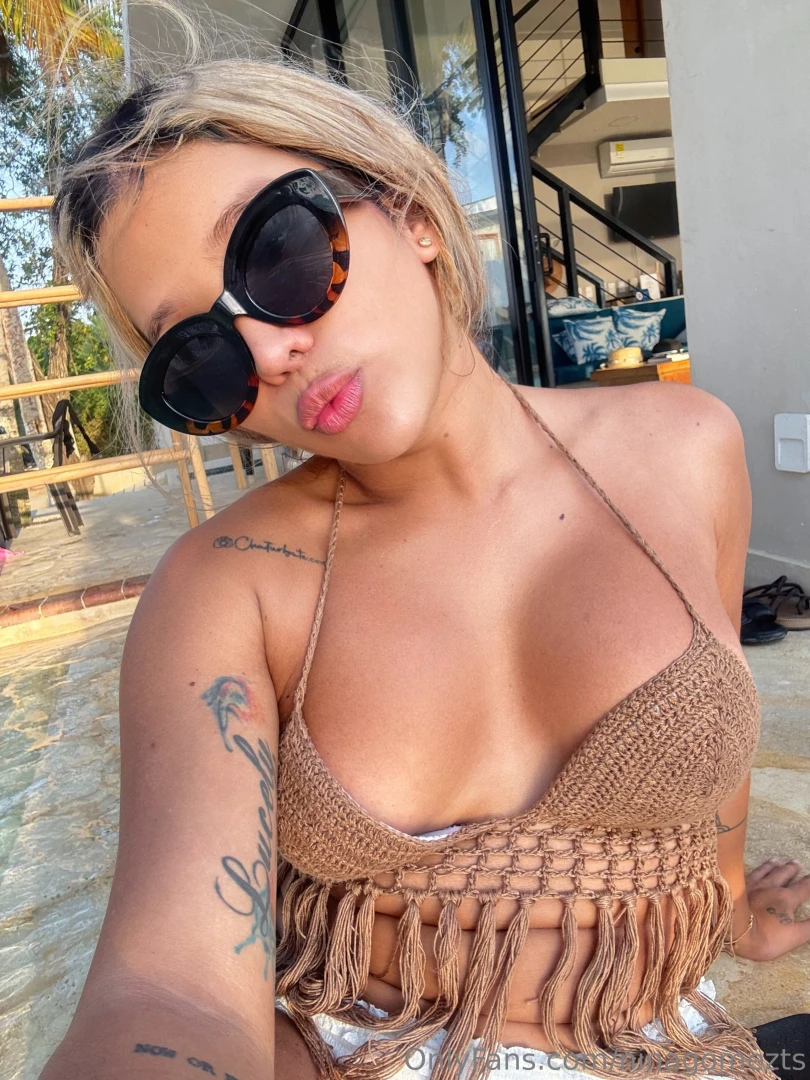 Golden hour looks better without clothes 