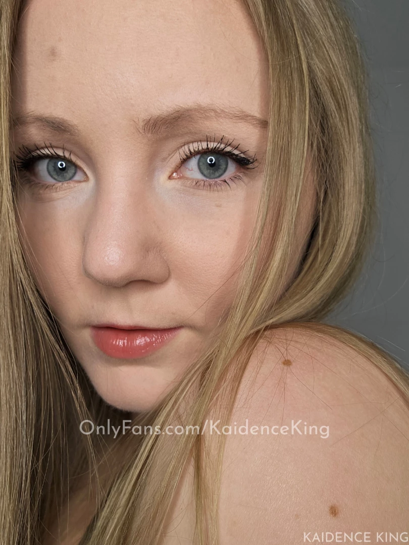 This is 10 photos of me simply being extremely beautiful with a 