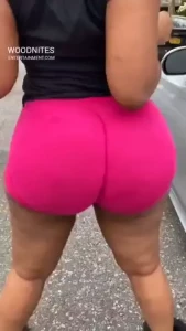 Super huge big booty zmeenaorrxclusive in public boyshorts pt 1