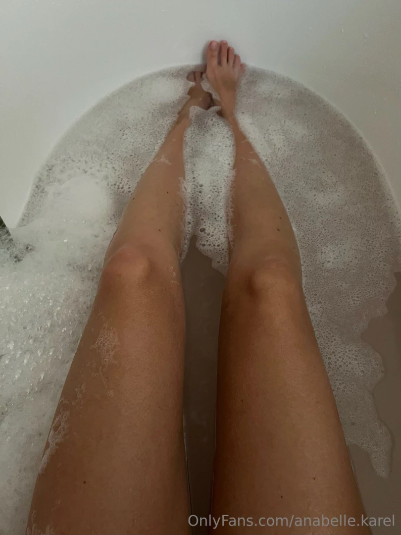 Just a splash of mischief in the tub 