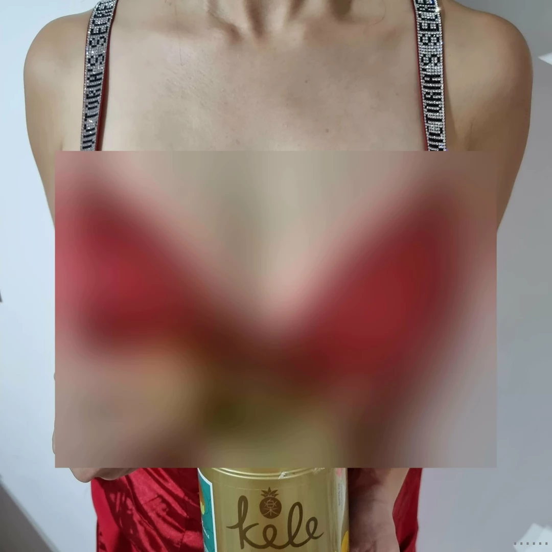 I ve started to receive chinese new year goodies from my colleagues 