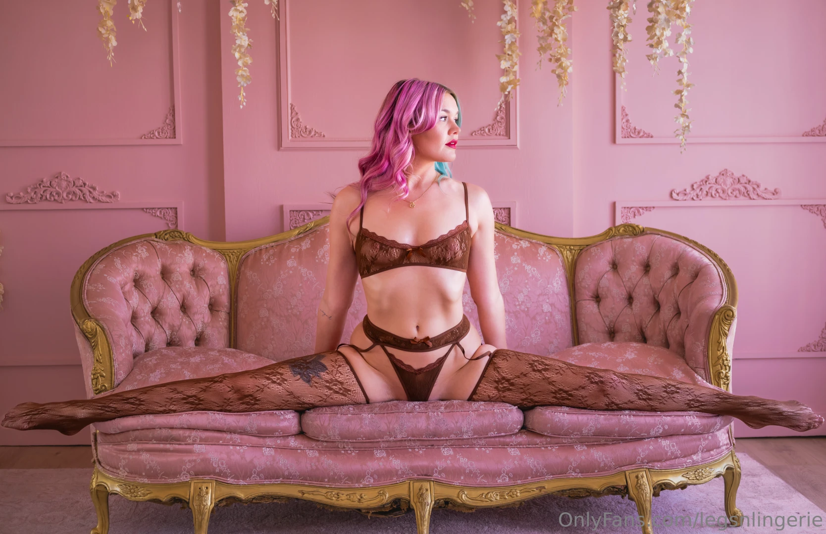 I stretch to feel good but you staring makes it feel better 