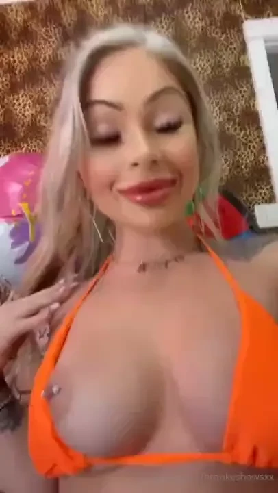 I m just tryna help you cum quick before work 