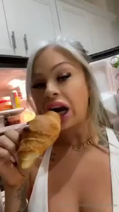 Pre live snack gone wrong 
