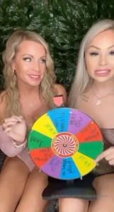 brookeshowsxx - Big prizes going all night long come spin and see what you win 