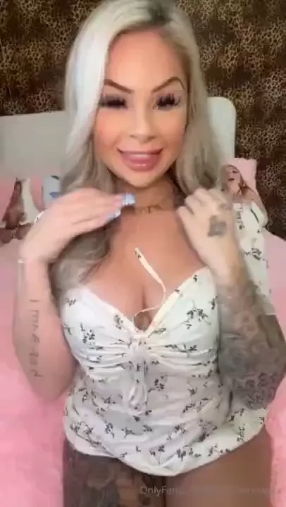 How do you think it fits me babe 