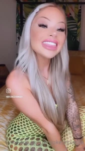 brookeshowsxx - Influencers be likeeee i did this tiktok so good that it looks real 