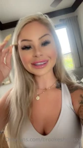 brookeshowsxx - Question where are you from 