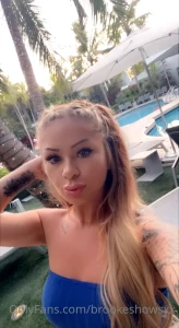 brookeshowsxx - On vacation tip this 5 for a drink and i ll give you a surprise 