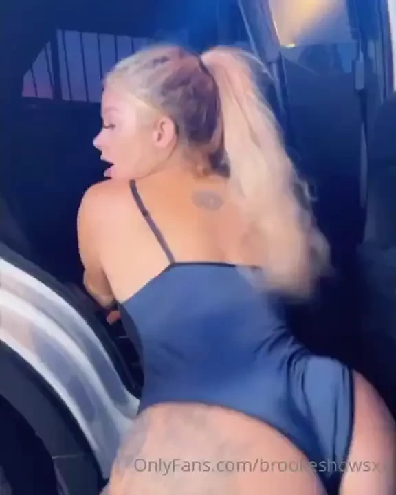 Watch me fuck in this cop car 