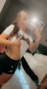 brookeshowsxx - Good morning baby feeling lazy today let s just lay in bed and fuck 