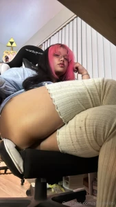 I need someone to eat me out while i play rivals