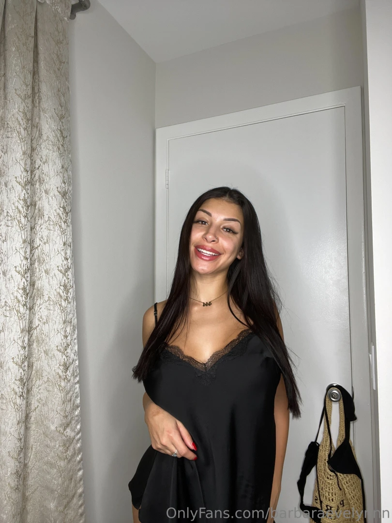 Late night vibes and this little black number is full service 