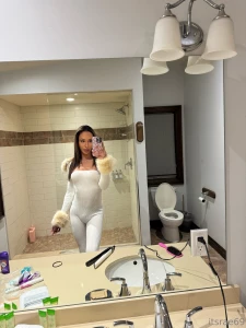 I can help you stay warm babe