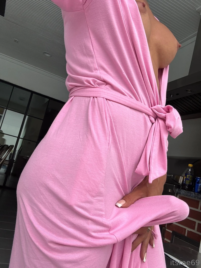 Wonder what i m hiding 