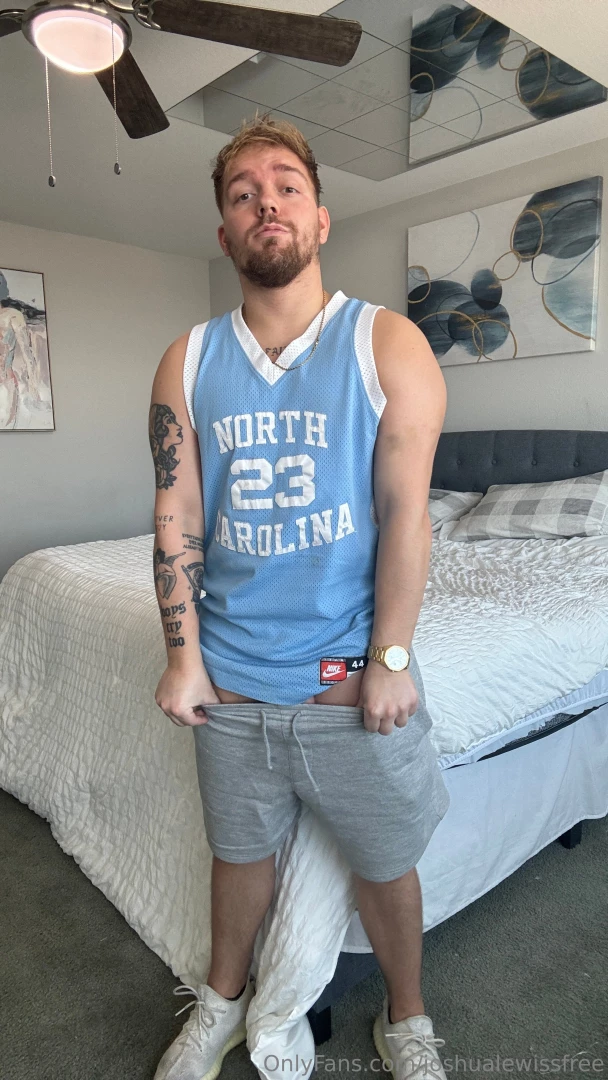 My ass is so tight fuck i can t believe my virgin ass looks so good 