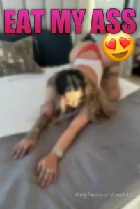 Eat my asshole i like my bootyhole ate out while i get a 3 finger