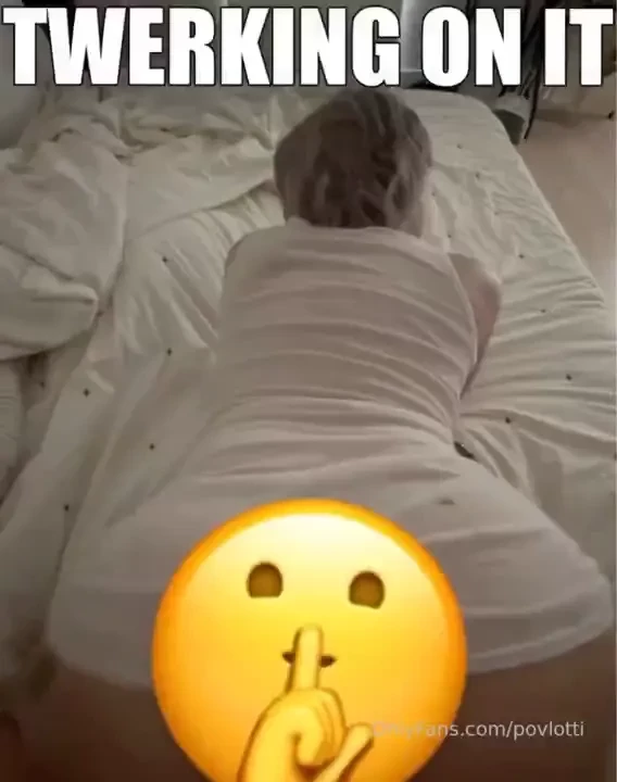 Twerking on my sneaky link i love getting fucked in pov bc after my 