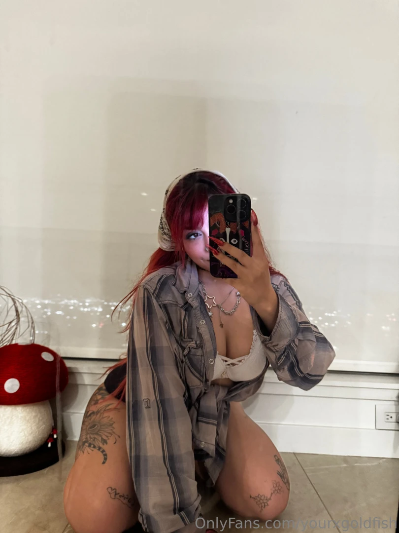 What s the first word you think of when you see me 