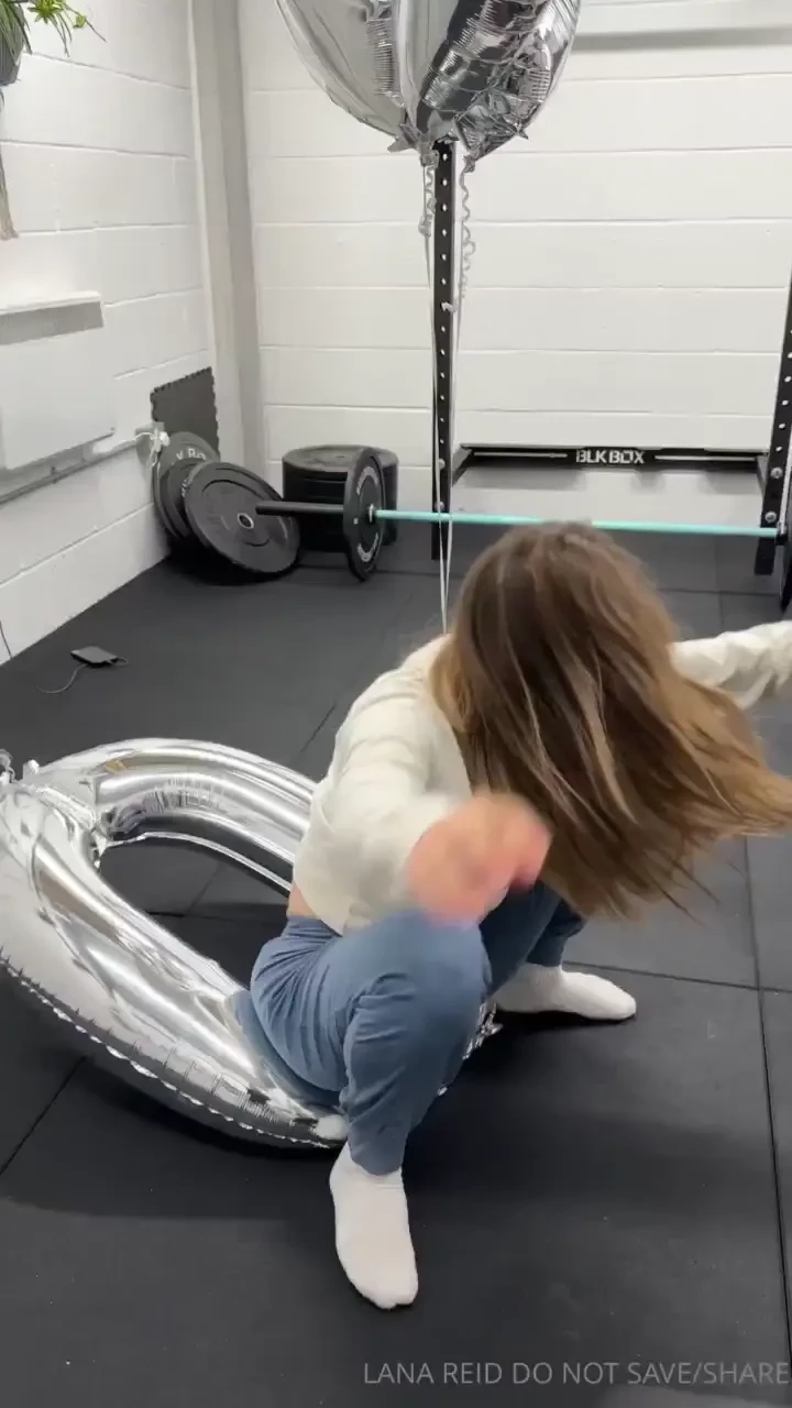 I reached 100k followers on my gymcrushlana insta account i took some 