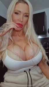 Taniaamazon part 333