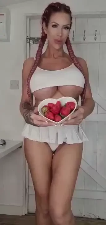 Who likes strawberries amp cream delicious 9 min video hope it gets ur 