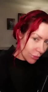 Hi sexies just tinting my own hair and because its red looks like i ve