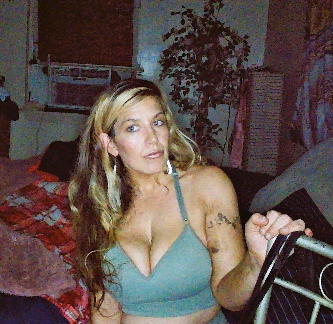 Some random pics i took last night so y all would know what i look part 2 