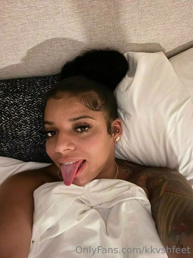 Wish i had some dick before bed smh hmuuuu 