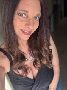 Just a lil selfie but still serving baddie energy felt too good not to